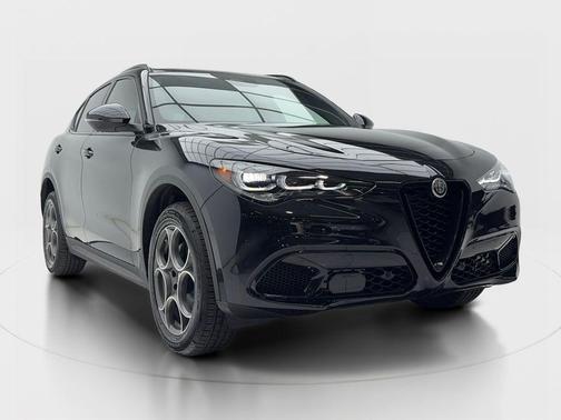 Vulcano Black Metallic 2026 Alfa Romeo Stelvio Base