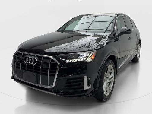Black 2023 Audi Q7 45 Premium Plus