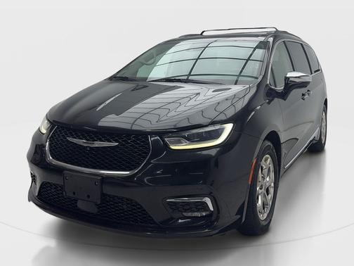 Brilliant Black Crystal Pearlcoat 2022 Chrysler Pacifica Limited