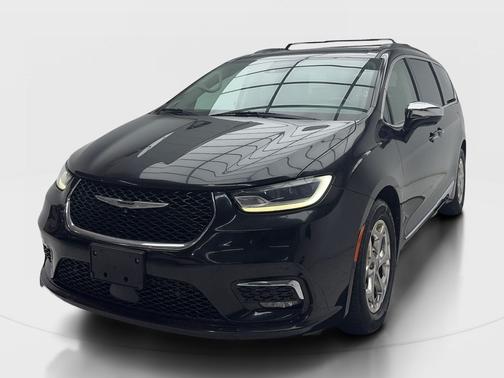 Brilliant Black Crystal Pearlcoat 2022 Chrysler Pacifica Limited
