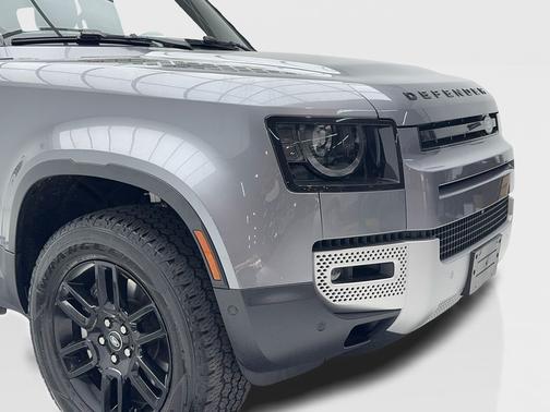 Silver 2023 Land Rover Defender SE NAV,CAM,PANO,HTD STS,BLIND SPOT,20" WLS
