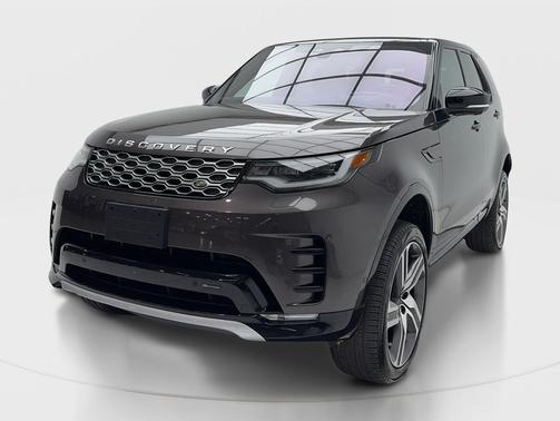 Black 2023 Land Rover Discovery Metropolitan Edition