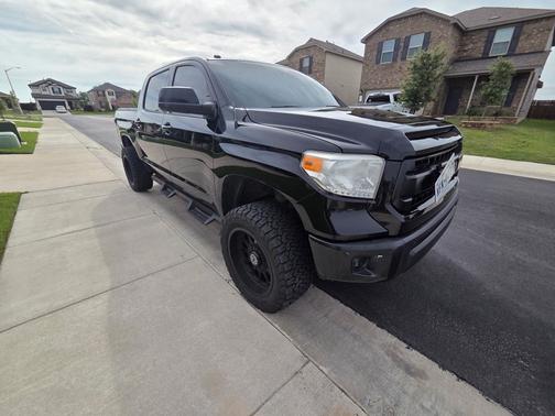 Black 2017 Toyota Tundra SR5