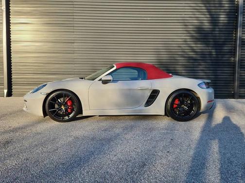 2025 Porsche 718 Boxster 