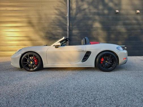 2025 Porsche 718 Boxster 
