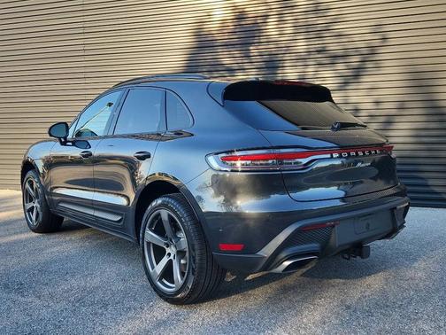 Volcano Grey Metallic 2026 Porsche Macan