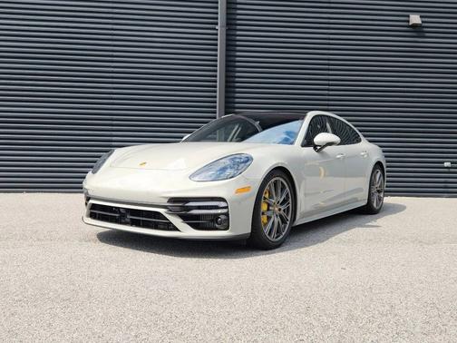 Chalk 2023 Porsche Panamera