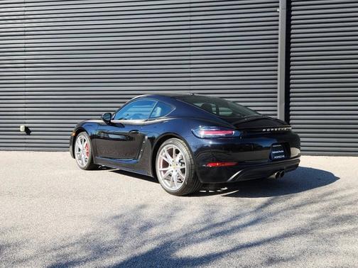 Jet Black Metallic 2022 Porsche 718 Cayman