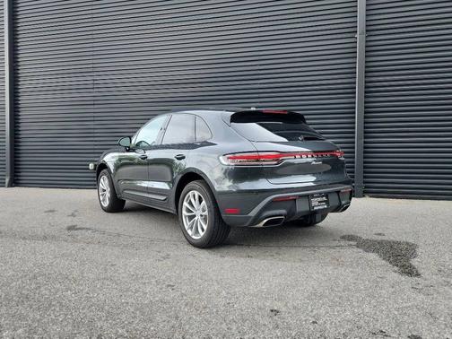 Volcano Grey Metallic 2025 Porsche Macan