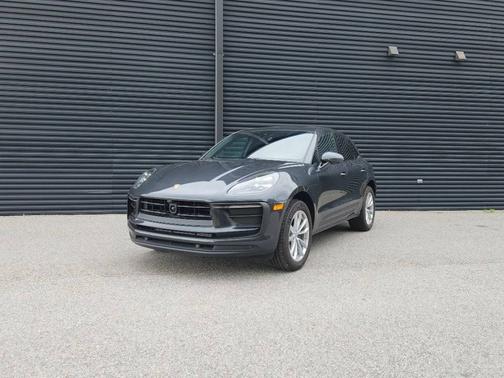 Volcano Grey Metallic 2025 Porsche Macan