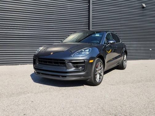 2022 Porsche Macan 