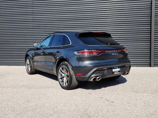 2022 Porsche Macan 