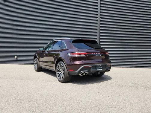 Copper Ruby Metallic 2026 Porsche Macan