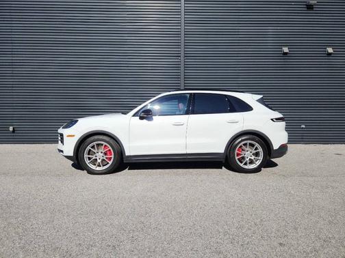 2024 Porsche Cayenne 