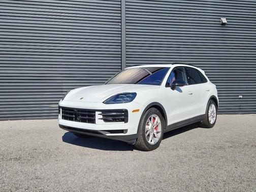 2024 Porsche Cayenne 