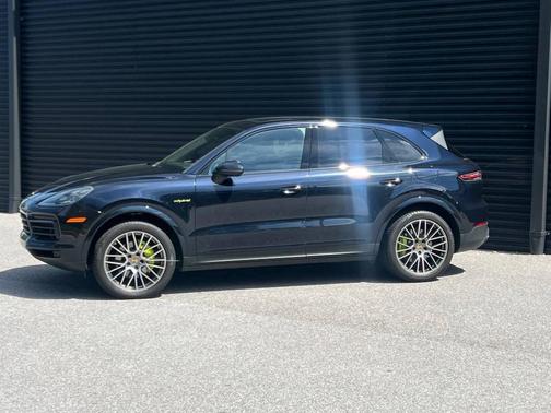 2022 Porsche Cayenne 