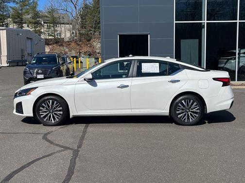 White 2024 Nissan Altima 2.5 SV