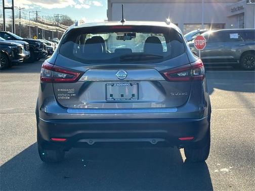 2022 Nissan Rogue Sport SV