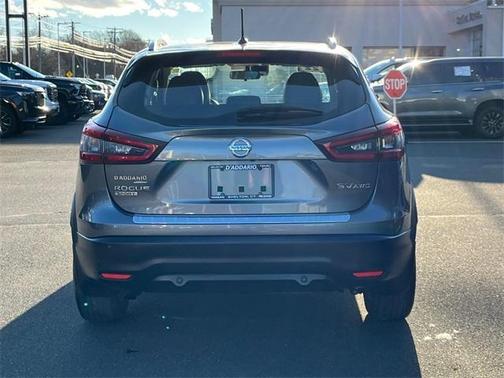 2022 Nissan Rogue Sport SV