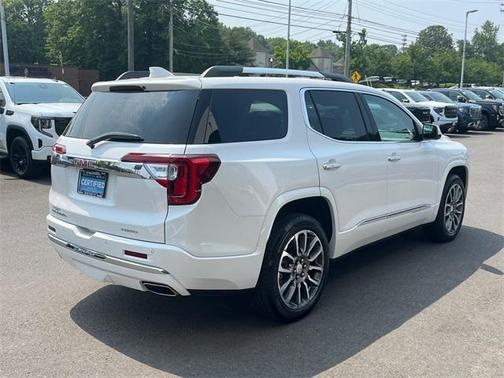 2022 GMC Acadia Denali