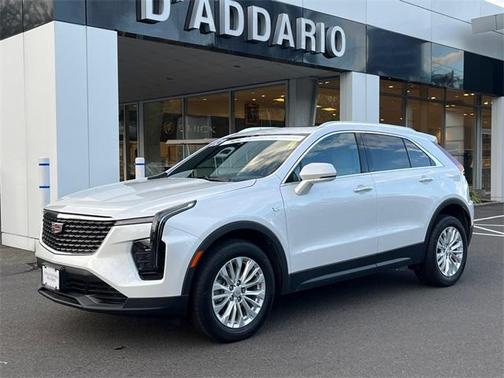 2024 Cadillac XT4 Luxury