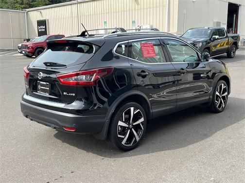 2022 Nissan Rogue Sport SL