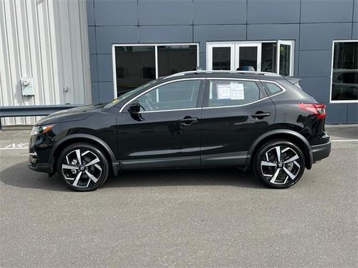 2022 Nissan Rogue Sport SL