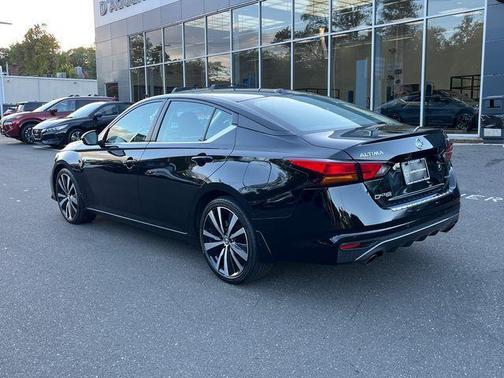 2022 Nissan Altima 2.0 SR