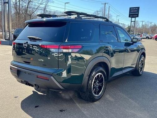 2 Tone Green / Black Roof 2023 Nissan Pathfinder Rock Creek