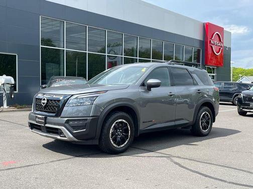Gun Metallic 2024 Nissan Pathfinder Rock Creek