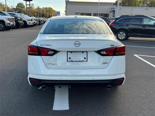 2025 Nissan Altima SR