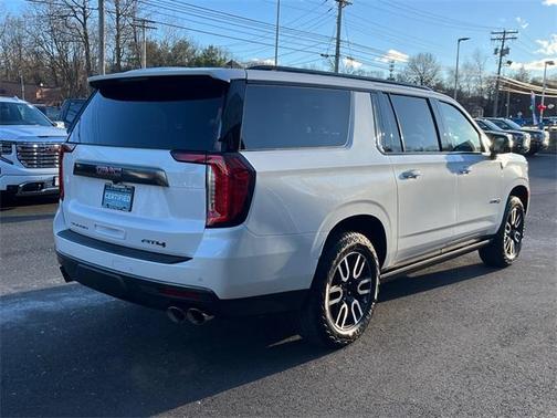 2023 GMC Yukon XL AT4