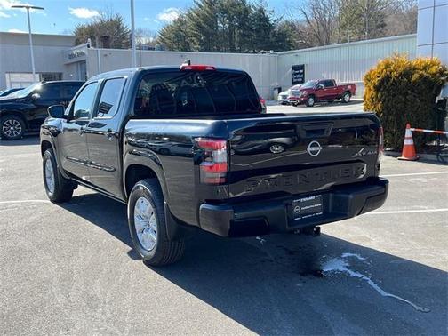 2023 Nissan Frontier SV