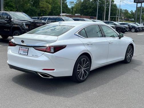 White Pearl 2024 Lexus ES 350 350