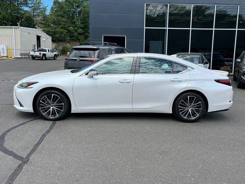 White Pearl 2024 Lexus ES 350 350