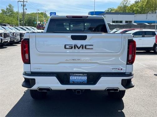 2022 GMC Sierra 1500 Limited AT4