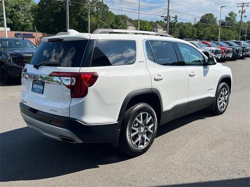 2022 GMC Acadia SLT
