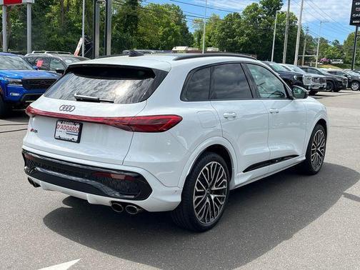 Glacier White Metallic 2025 Audi SQ5 3.0T quattro Premium