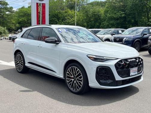 Glacier White Metallic 2025 Audi SQ5 3.0T quattro Premium