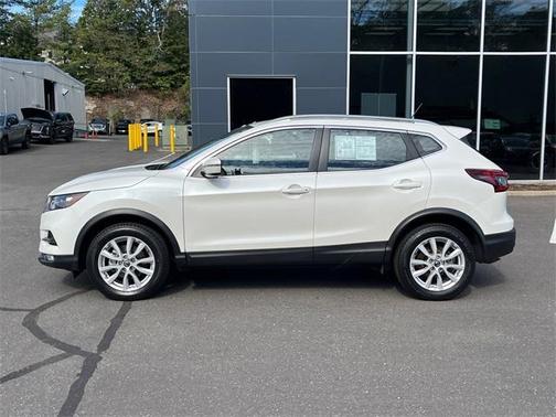 2022 Nissan Rogue Sport SV