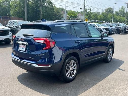 2022 GMC Terrain SLT