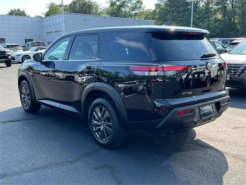 2022 Nissan Pathfinder S