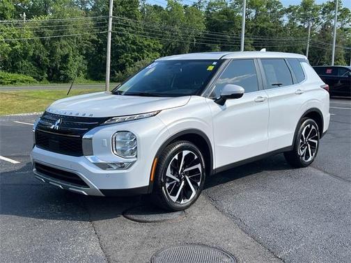 2024 Mitsubishi Outlander SE