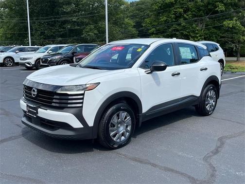 2025 Nissan Kicks S