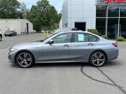 2023 BMW 330 i xDrive