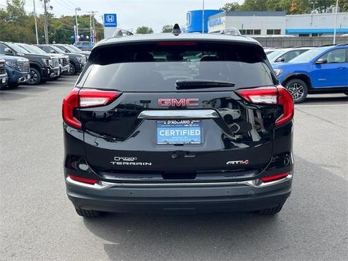 2022 GMC Terrain AT4