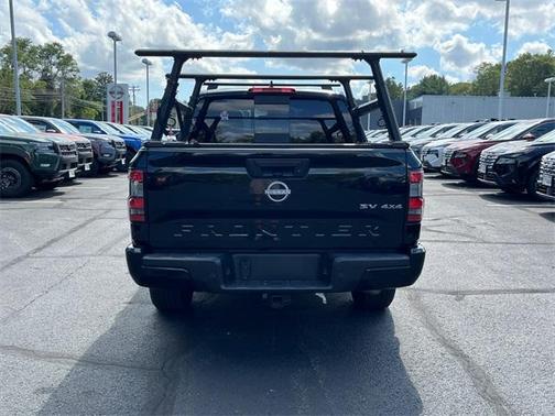 2024 Nissan Frontier SV