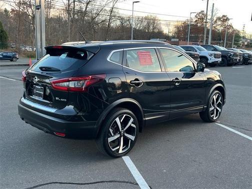 2022 Nissan Rogue Sport SL
