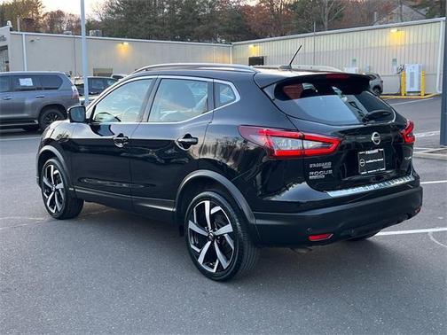 2022 Nissan Rogue Sport SL