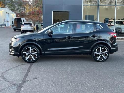 2022 Nissan Rogue Sport SL